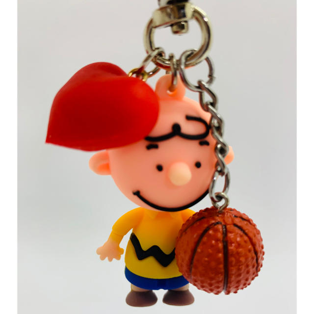 PEANUTS(ピーナッツ)のチャーリーブラウン♡バスケ キーホルダー チャーム エンタメ/ホビーのアニメグッズ(キーホルダー)の商品写真