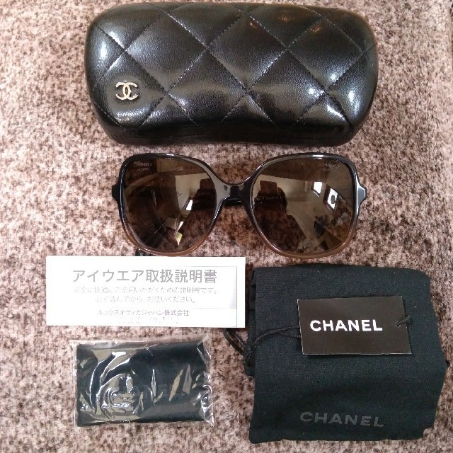 CHANEL(シャネル)の【新品/定価42,120円】CHANEL グラデーションサングラス レディースのファッション小物(サングラス/メガネ)の商品写真