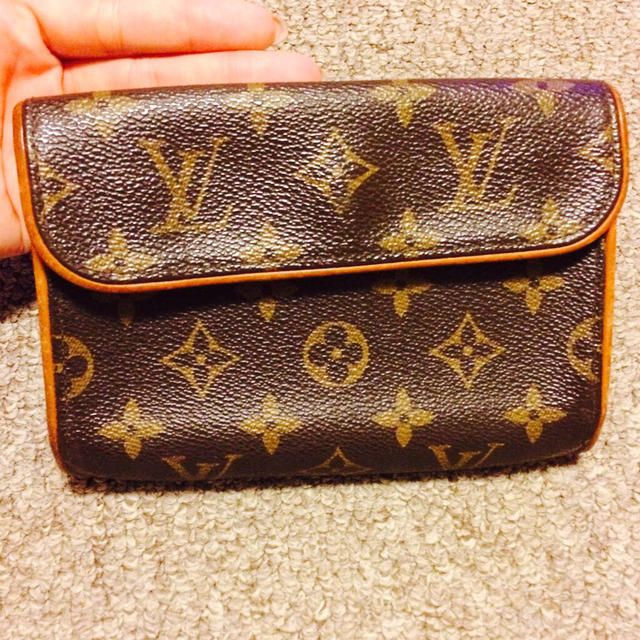 LOUIS VUITTON(ルイヴィトン)のルイヴィトンミニポーチ レディースのバッグ(クラッチバッグ)の商品写真