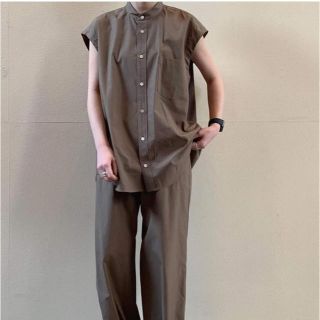 コモリ(COMOLI)のWASHED FINX TWILL SLEEVELESS SHIRTS (シャツ/ブラウス(半袖/袖なし))