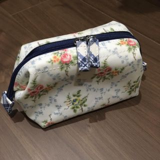 ローラアシュレイ(LAURA ASHLEY)のローラアシュレイ化粧ポーチ(ポーチ)