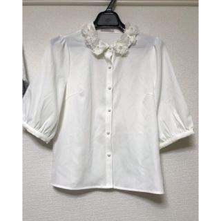 ティティアンドコー(titty&co)の5分袖フラワーカラーブラウス♡titty&Co.(シャツ/ブラウス(半袖/袖なし))