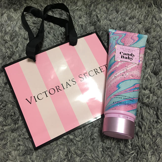 Victoria's Secret(ヴィクトリアズシークレット)のヴィクトリアシークレット ボディークリーム コスメ/美容のボディケア(ボディクリーム)の商品写真