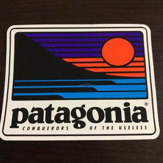 パタゴニア(patagonia)の【縦7.9cm横10.2cm】patagonia公式ステッカー(その他)