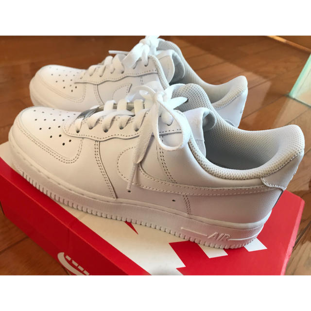 未使用品 NIKE AIR FORCE 1'07 （white）24cm靴/シューズ