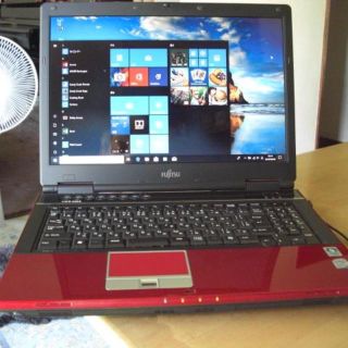 フジツウ(富士通)の値下げ　美品　ルビーレッド　Win10とオフィス　WIFI　DVDコピー(ノートPC)