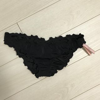 ヴィクトリアズシークレット(Victoria's Secret)の【新品】ラッフル 黒 M(水着)