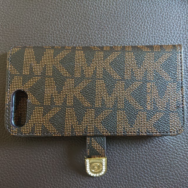 Michael Kors(マイケルコース)の箱なし iPhone7Plus 8Plus ブラウン 手帳型ケース モノグラム スマホ/家電/カメラのスマホアクセサリー(iPhoneケース)の商品写真