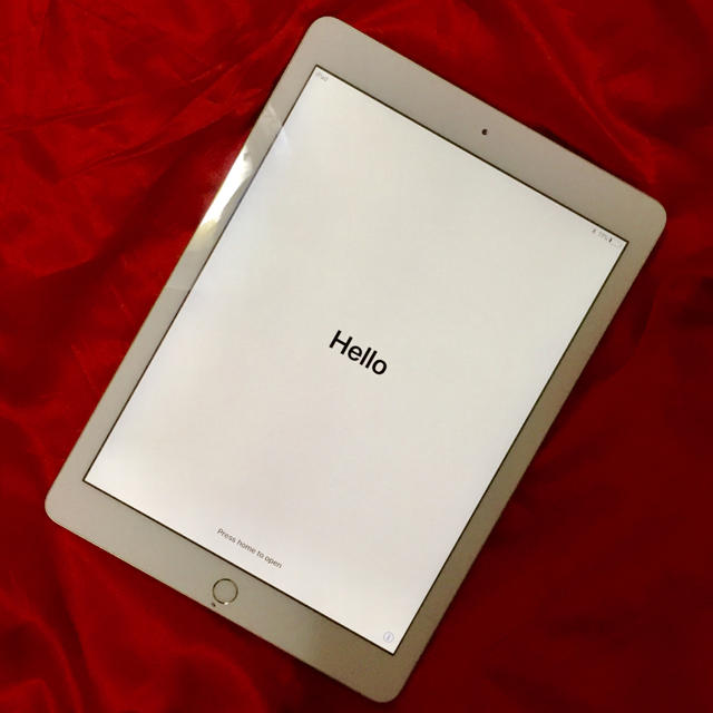 iPad  128GB ゴールド Wifi Model:A1822  第5世代PC/タブレット