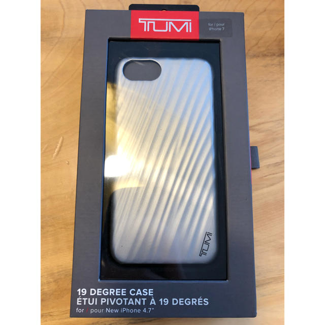 TUMI(トゥミ)のiPhone 7/8ケース TUMI 19 Degree Case シルバー スマホ/家電/カメラのスマホアクセサリー(iPhoneケース)の商品写真