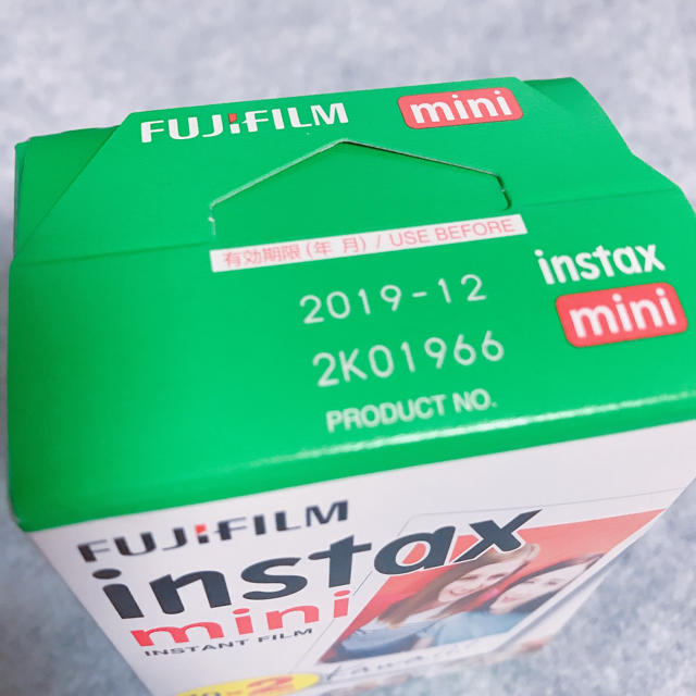 富士フイルム(フジフイルム)のFUJIFILM チェキ フィルム 20シート スマホ/家電/カメラのカメラ(フィルムカメラ)の商品写真