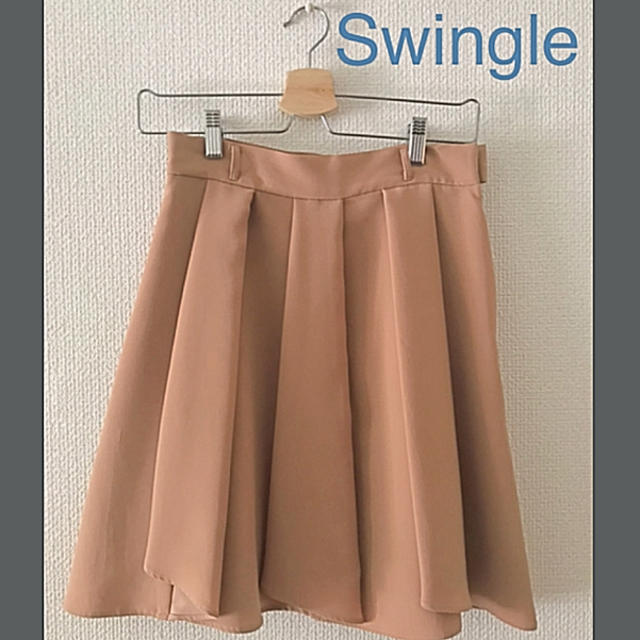 Swingle(スウィングル)のSwingle フレアスカート ベージュ レディースのスカート(ひざ丈スカート)の商品写真