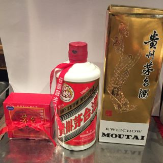 貴州 茅台酒 2011 箱 グラス付き 500ml 未開封 美品(蒸留酒/スピリッツ)