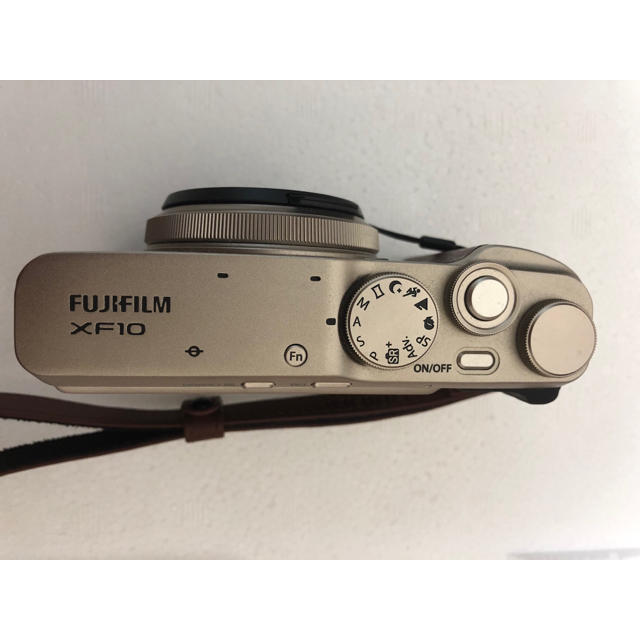 富士フイルム XF10(ボディ凹み有り) 箱有り 付属品全て有り 富士フイルム XF10(ボディ凹み有り) 箱有り 付属品全て有り