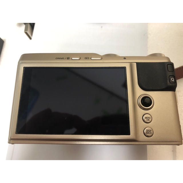 富士フイルム XF10(ボディ凹み有り) 箱有り 付属品全て有り 富士フイルム XF10(ボディ凹み有り) 箱有り 付属品全て有り