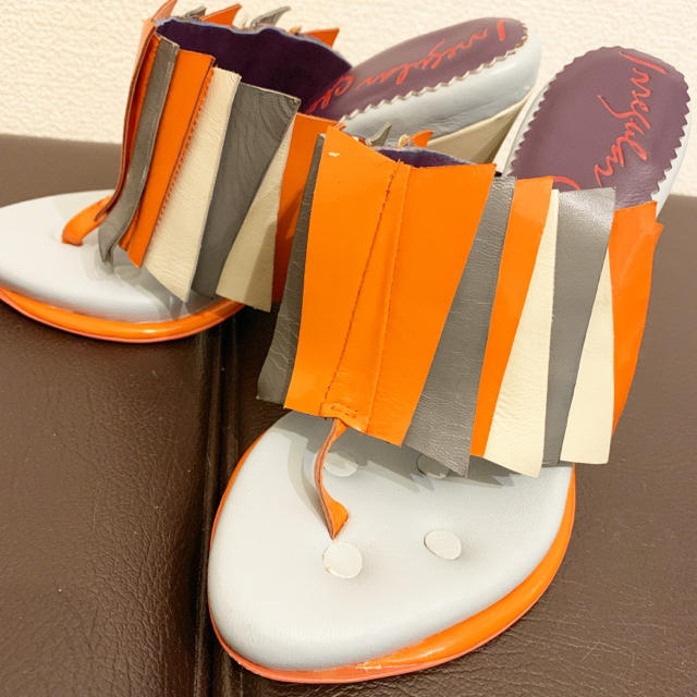 Sybilla(シビラ)のイレギュラーチョイス オレンジ トング サンダル ミュール クッション レディースの靴/シューズ(サンダル)の商品写真