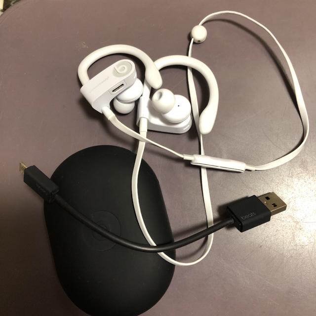 iPhone 純正 イヤホン powerbeats3 パワービーツ スリー 白