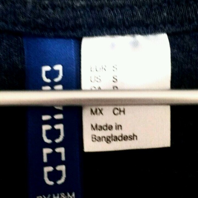 H&M(エイチアンドエム)のH&M Vネック ネイビー S メンズのトップス(Tシャツ/カットソー(半袖/袖なし))の商品写真