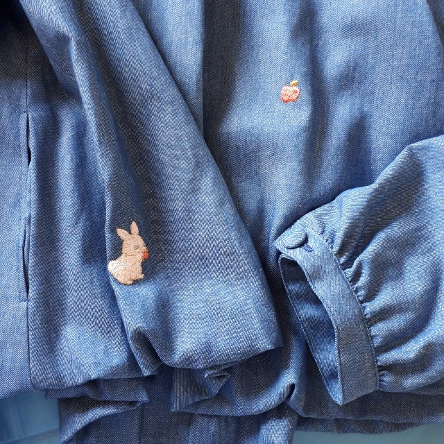 franche lippee(フランシュリッペ)のフランシュリッペ　にんまりうさぎジャケット　デニム　シェリーラファム レディースのジャケット/アウター(Gジャン/デニムジャケット)の商品写真