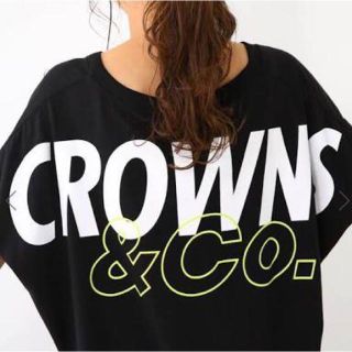 ロデオクラウンズワイドボウル(RODEO CROWNS WIDE BOWL)の完売品✩RODEO CROWNS✩RCWB✩サインロゴVネックTシャツ(Tシャツ(半袖/袖なし))