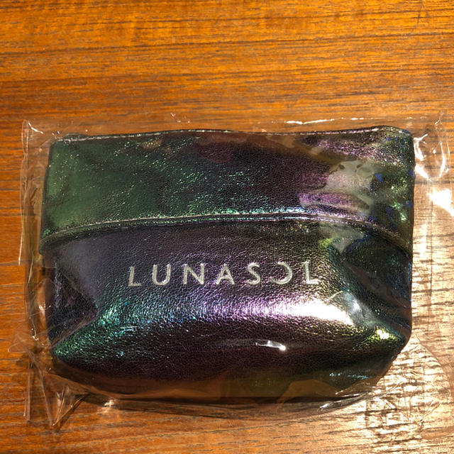 LUNASOL(ルナソル)のルナソル オーロラポーチ レディースのファッション小物(ポーチ)の商品写真