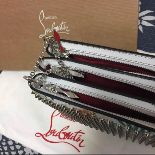 Christian Louboutin(クリスチャンルブタン)のクリスチャンルブタン ショルダーバッグ レディースのバッグ(ショルダーバッグ)の商品写真