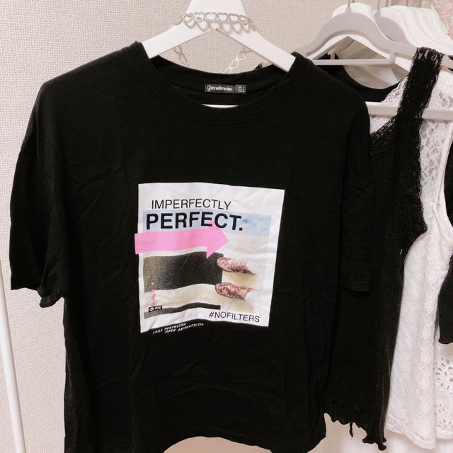 Bershka(ベルシュカ)のブラック ♡ tシャツ レディースのトップス(Tシャツ(半袖/袖なし))の商品写真