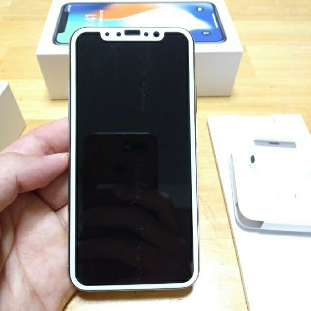 iPhone(アイフォーン)のiPhone X シルバー64GB スマホ/家電/カメラのスマートフォン/携帯電話(スマートフォン本体)の商品写真