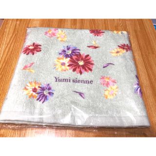 ユミカツラ(YUMI KATSURA)のバスタオル 桂由美 新品 花柄(タオル/バス用品)