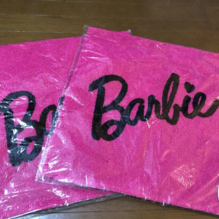 バービー(Barbie)の新品Barbieクッションカバー2個セット(クッションカバー)