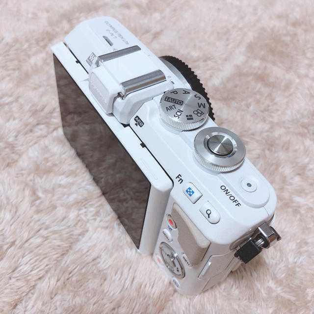 OLYMPUS PEN E-PL7