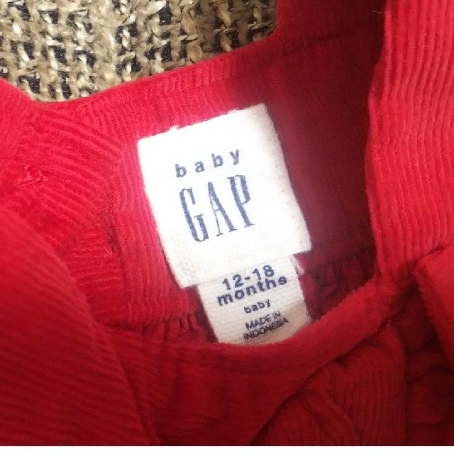 babyGAP(ベビーギャップ)の赤色リボン付きワンピース 秋冬用 70cm-80cm キッズ/ベビー/マタニティのベビー服(~85cm)(ワンピース)の商品写真