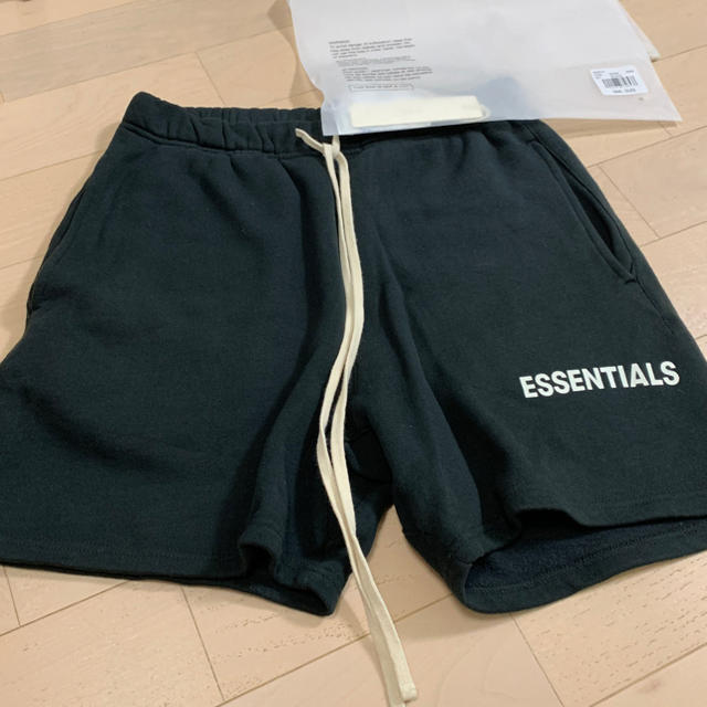 【S】ESSENTIALS  ハーフパンツ