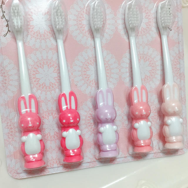 𓊆 新品🐰うさぎのかわいい歯ブラシ5点SET 𓊇  コスメ/美容のオーラルケア(歯ブラシ/デンタルフロス)の商品写真