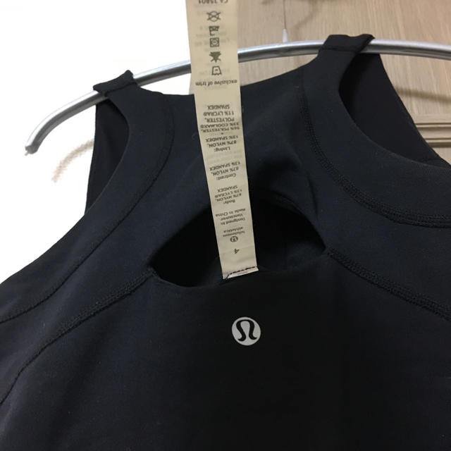 lululemon(ルルレモン)のルルレモン ヨガタンクトップ スポーツ/アウトドアのトレーニング/エクササイズ(ヨガ)の商品写真