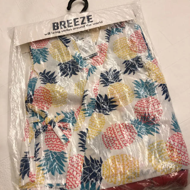 BREEZE(ブリーズ)の【新品・未使用】BREEZE パイナップル柄 浴衣 100cm キッズ/ベビー/マタニティのキッズ服女の子用(90cm~)(甚平/浴衣)の商品写真