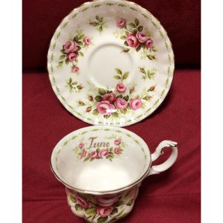 ロイヤルアルバート(ROYAL ALBERT)のロイヤルアルバート flower of the month Roses (食器)