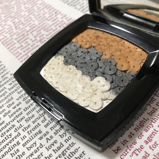 CHANEL(シャネル)のCHANEL シャネル 限定アイシャドウ コスメ/美容のベースメイク/化粧品(アイシャドウ)の商品写真