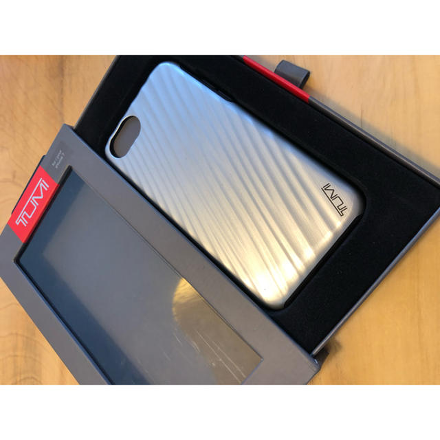 TUMI(トゥミ)のiPhone 7/8ケース TUMI 19 Degree Case シルバー スマホ/家電/カメラのスマホアクセサリー(iPhoneケース)の商品写真