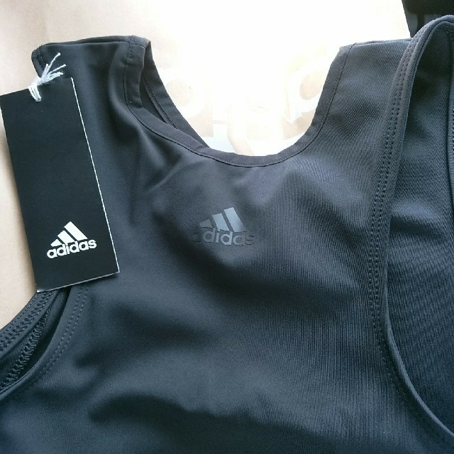 adidas(アディダス)の苺ミルク様専用　adidas  クロップタンク　M レディースのトップス(タンクトップ)の商品写真