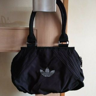 アディダス(adidas)のアディダス🤩バック(ハンドバッグ)