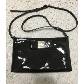 ケイトスペードニューヨーク(kate spade new york)のkate spade new york  エナメルリボンバッグ(ショルダーバッグ)