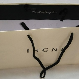 新品INGNI黒の文字紙袋！②(ショップ袋)