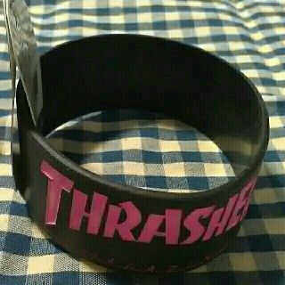 スラッシャー(THRASHER)のお値下げ!!　THRASHER ラバーバンド　ピンク(バングル/リストバンド)