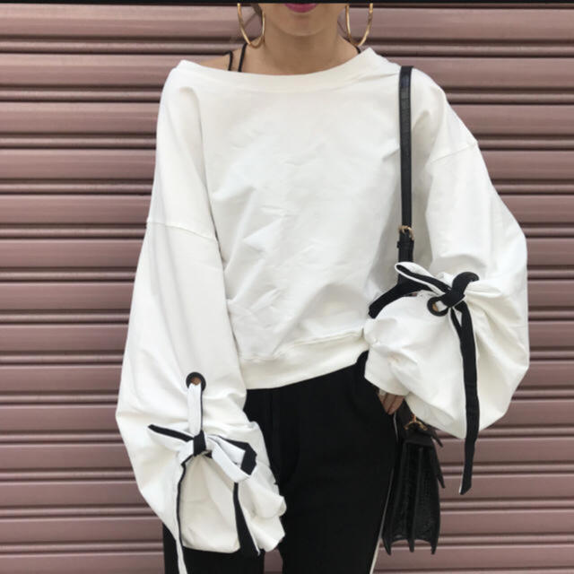 ZARA(ザラ)のボリューム袖リボントップス レディースのトップス(カットソー(長袖/七分))の商品写真