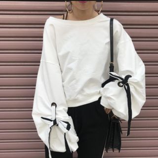 ザラ(ZARA)のボリューム袖リボントップス(カットソー(長袖/七分))