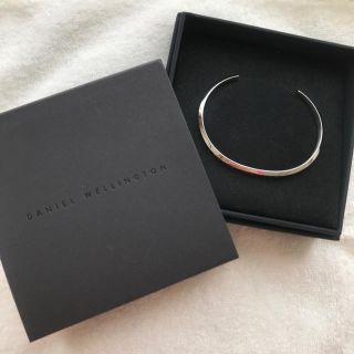 ダニエルウェリントン(Daniel Wellington)の【新品未使用】ダニエルウェリントン クラシックカフ バングル ブレスレット(ブレスレット/バングル)