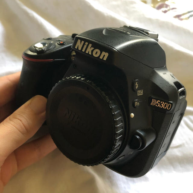 【専用】Nikon D5300 ズームレンズ　単焦点レンズ付き