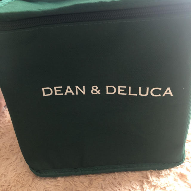 DEAN & DELUCA(ディーンアンドデルーカ)のDEAN &  DELUCA 新品 保冷バック   インテリア/住まい/日用品のキッチン/食器(弁当用品)の商品写真