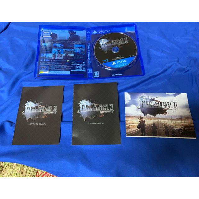 PlayStation4(プレイステーション4)のPS4 FINAL FANTASY XV LUNA EDITION  美品 エンタメ/ホビーのゲームソフト/ゲーム機本体(家庭用ゲーム機本体)の商品写真